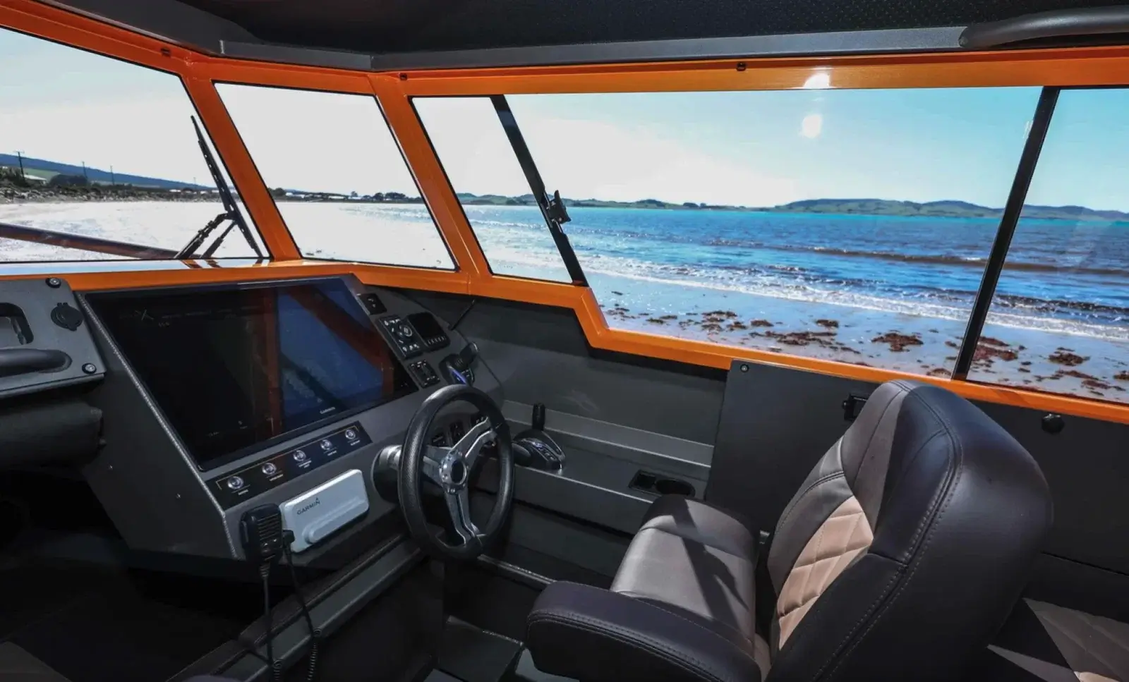 StabiX 250: Новозеландский катер-амфибия превращается во внедорожный кемпер